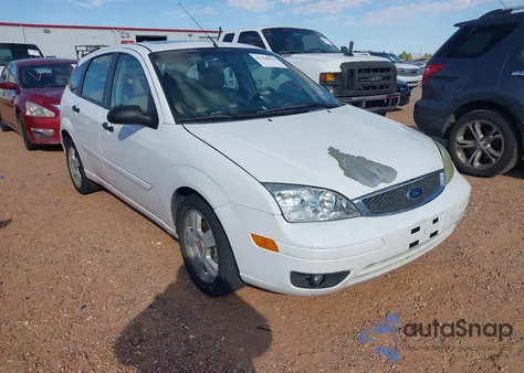 2006 Ford Focus Zx5 z USA, uszkodzony, nr VIN 1FAHP37N36W143201
